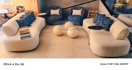 طاولة وسط طابات